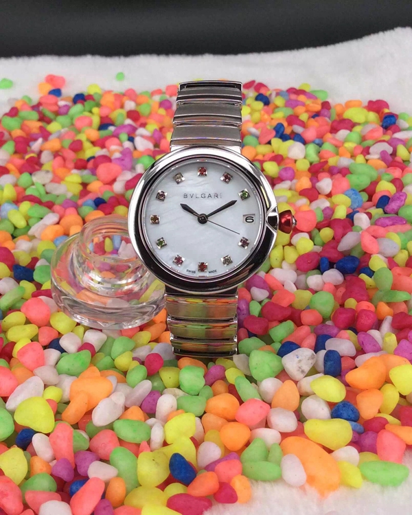 ブルガリ時計正面デザイン